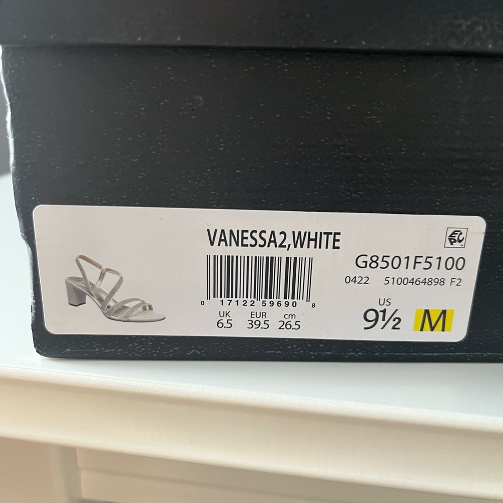 Naturalizer Vanessa White Heels - Picture 2 of 3
